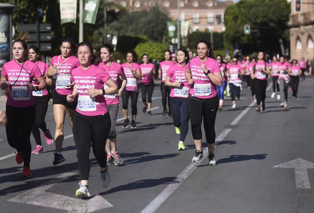 Ambiente en la V Carrera de la Mujer de Murcia