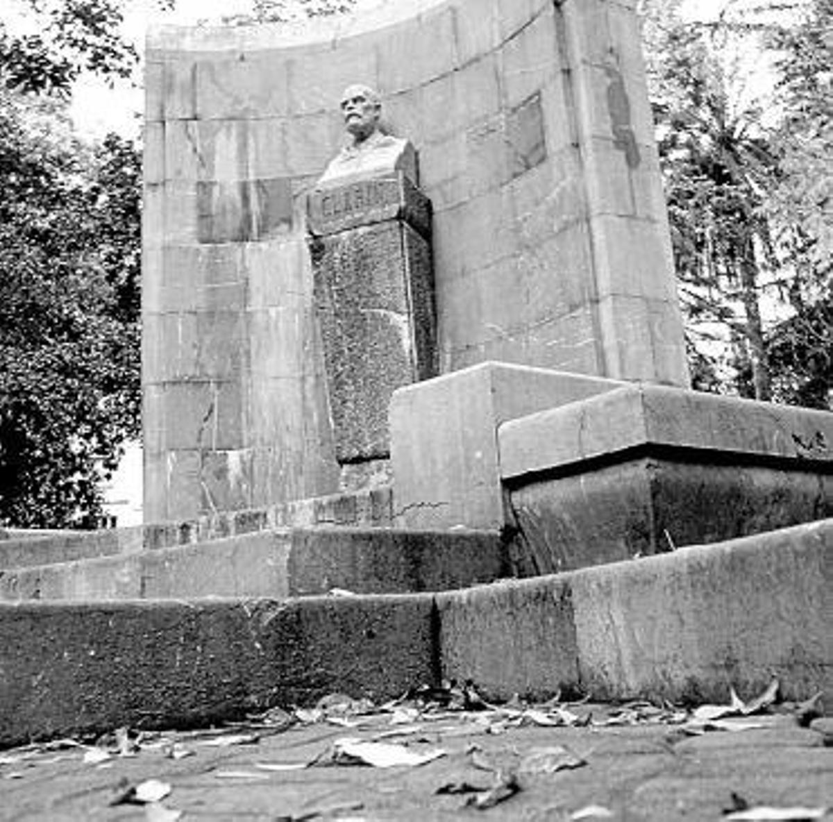 La verdad sobre el busto de Clarín
