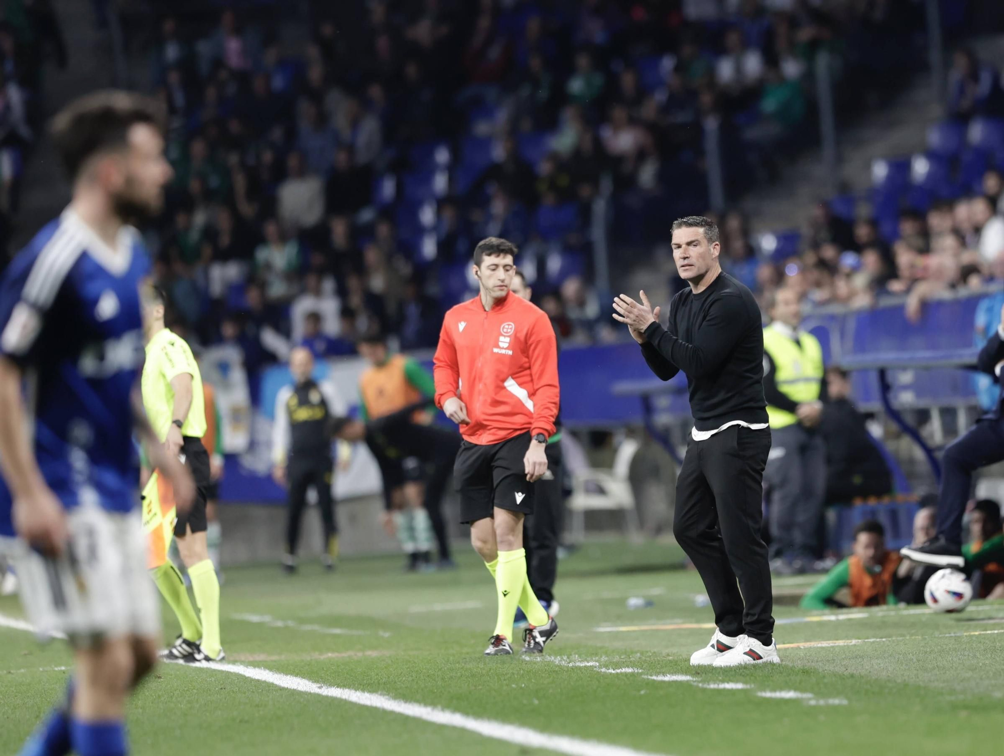 EN IMÁGENES: Partido y ambientazo del Real Oviedo-Racing de Santander disputado en el Tartiere