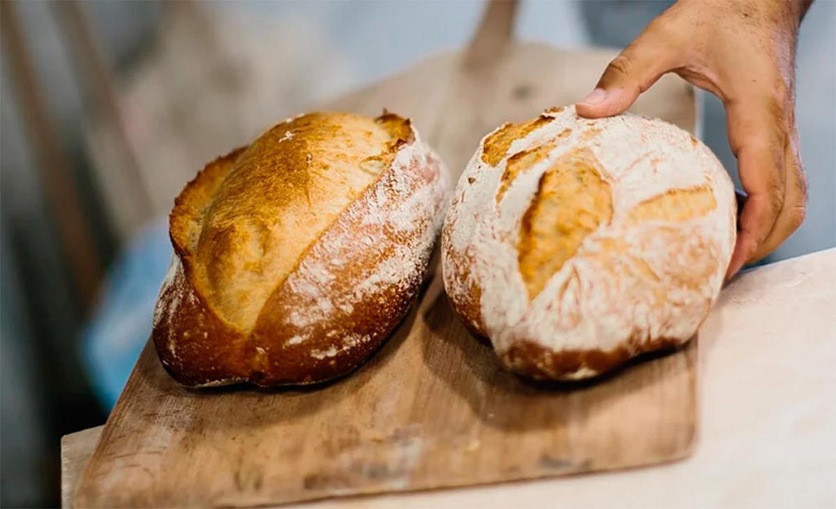 Pan elaborado en la panadería Amaquía de O Porriño // AM