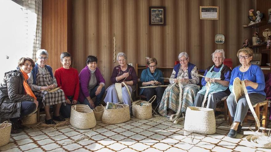 Nace una formación para aprender la artesanía del palmito