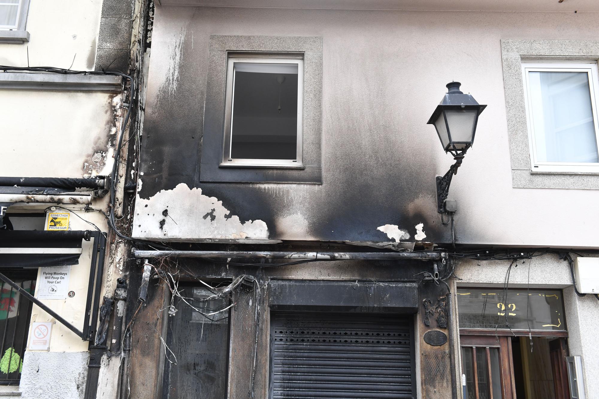 Un incendio de madrugada obliga a desalojar un edificio en A Coruña
