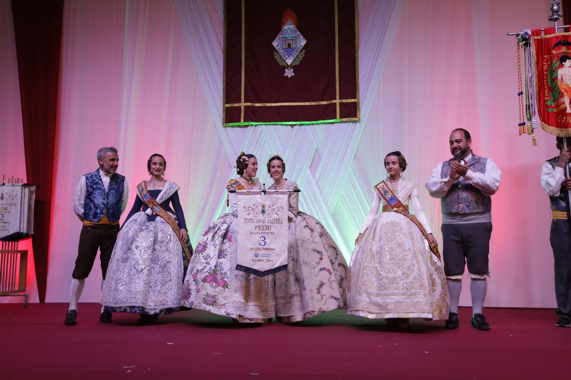 Todas las fotos de la entrega de premios falleros de Gandia