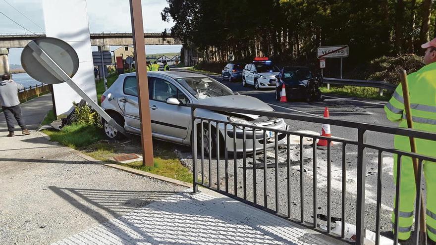 Uno de los coches implicados en la colisión.