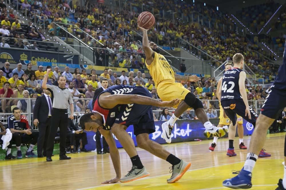 Herbalife Gran Canaria 93 - 87 Laboral Kutxa