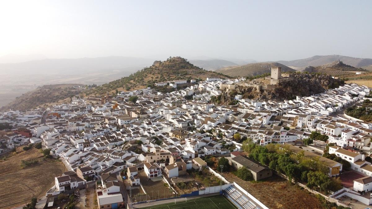 Vista de Cañete la Real.