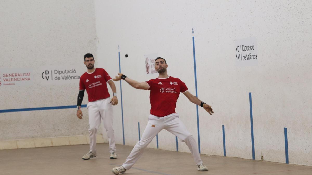 Héctor de Massamagrell i Pablo de Borriol, amb el Xato d'Almenara, campions de la Lliga 2026.