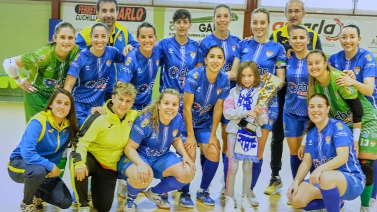 Imagen de la plantilla del Sporting con el título de campeón.