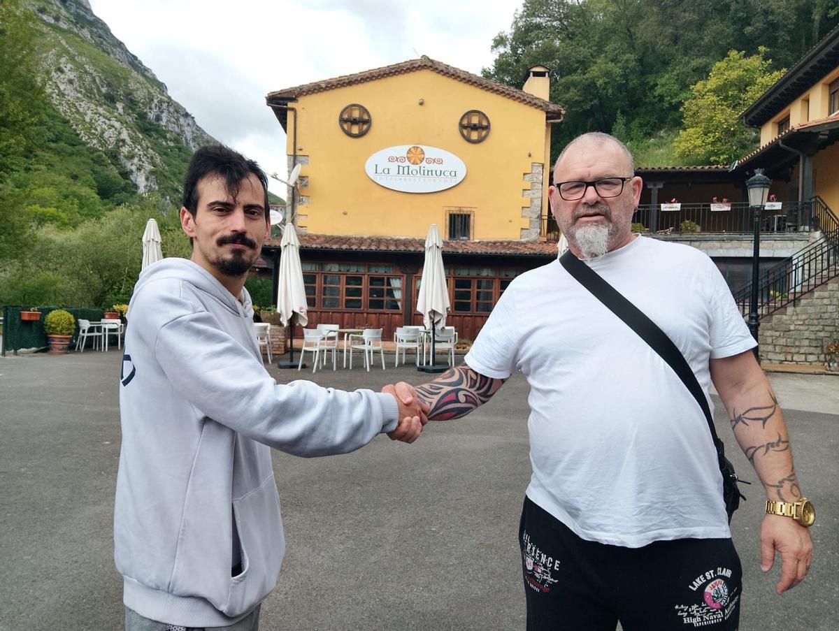 Por la izquierda, Salvador Méndez y Fernando Fernández, en La Molinuca, hace un mes.