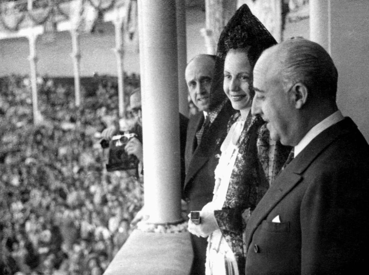 Eva Perón, con Franco en Las Ventas en 1947.