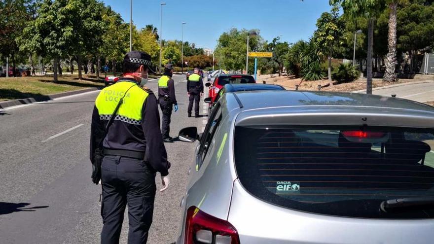 Uno de los últimos controles de la Policía Local en Alicante.