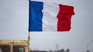 Archivo - Una bandera de Francia.