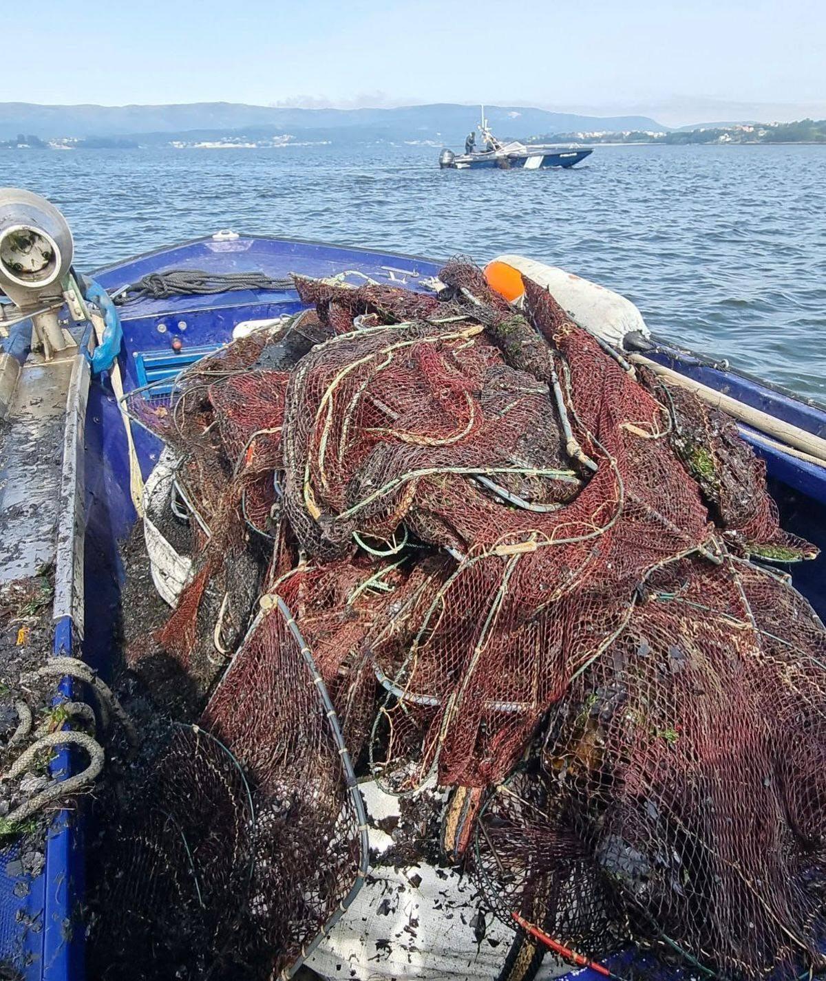 Las impactantes imágenes del cuaderno de bitácora de los 'pescadores' de furtivos