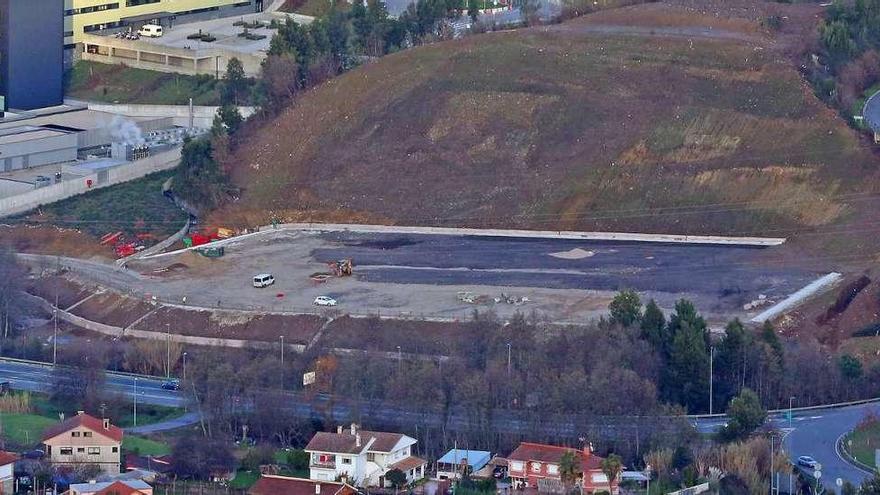 Obras del parking municipal para el hospital Álvaro Cunqueiro. // Marta G. Brea