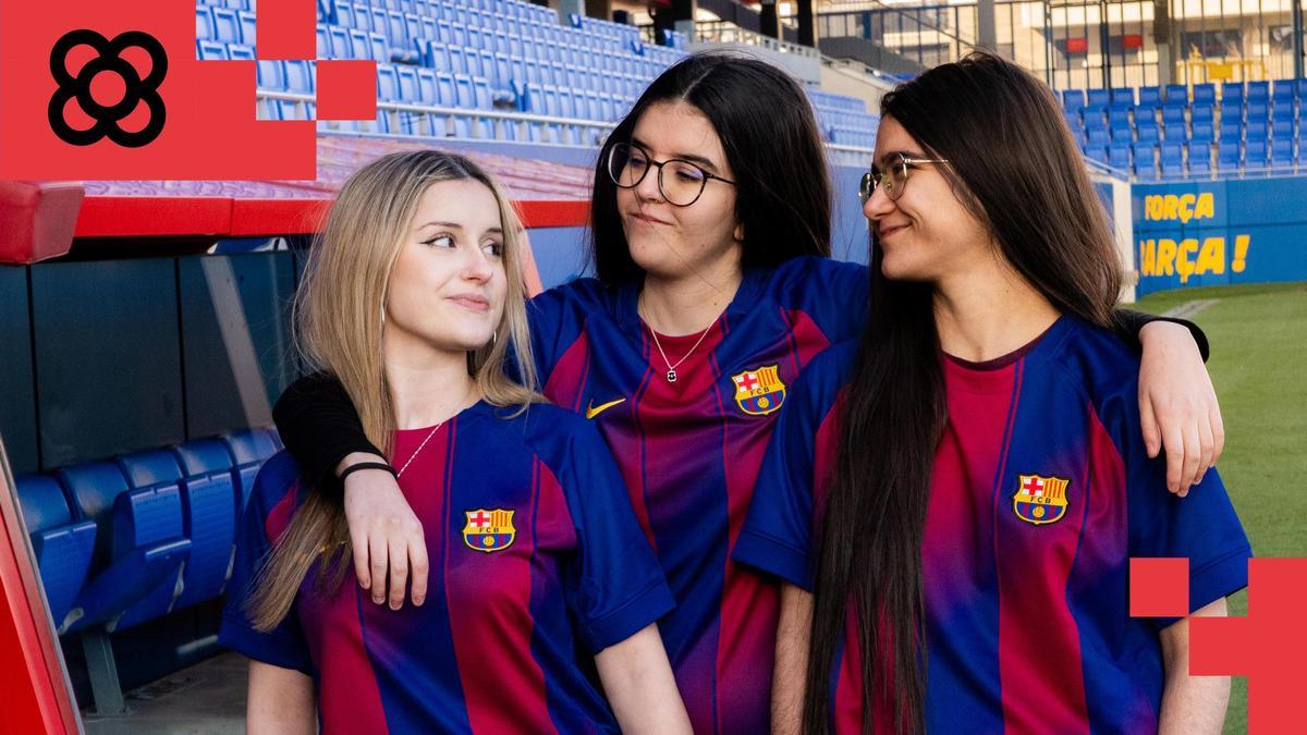 Las jugadoras del equipo femenino de eSports posan en el Johan Cruyff