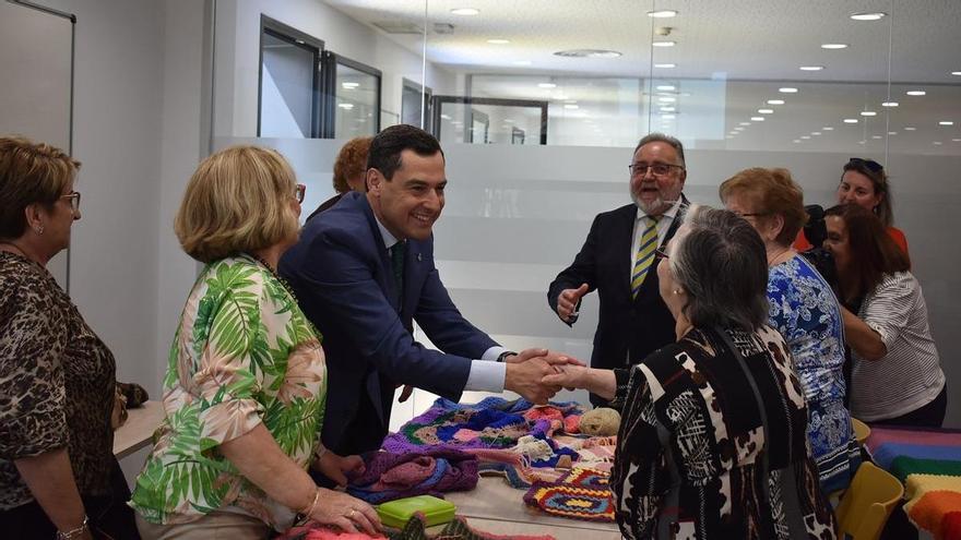 Juanma Moreno inaugura el Centro del Mayor San Sebastián en Alhaurín de la Torre