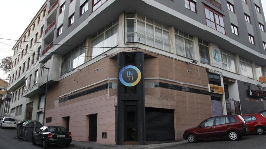 Discoteca Inti, en la calle Ferrol de Cangas.//Santos Álvarez