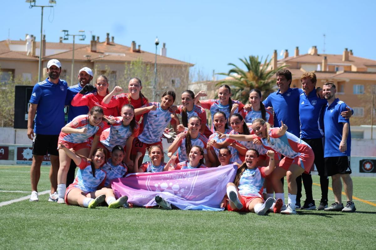 Conjunto del Mallorca Internacional, que buscará el ascenso a la Segunda División