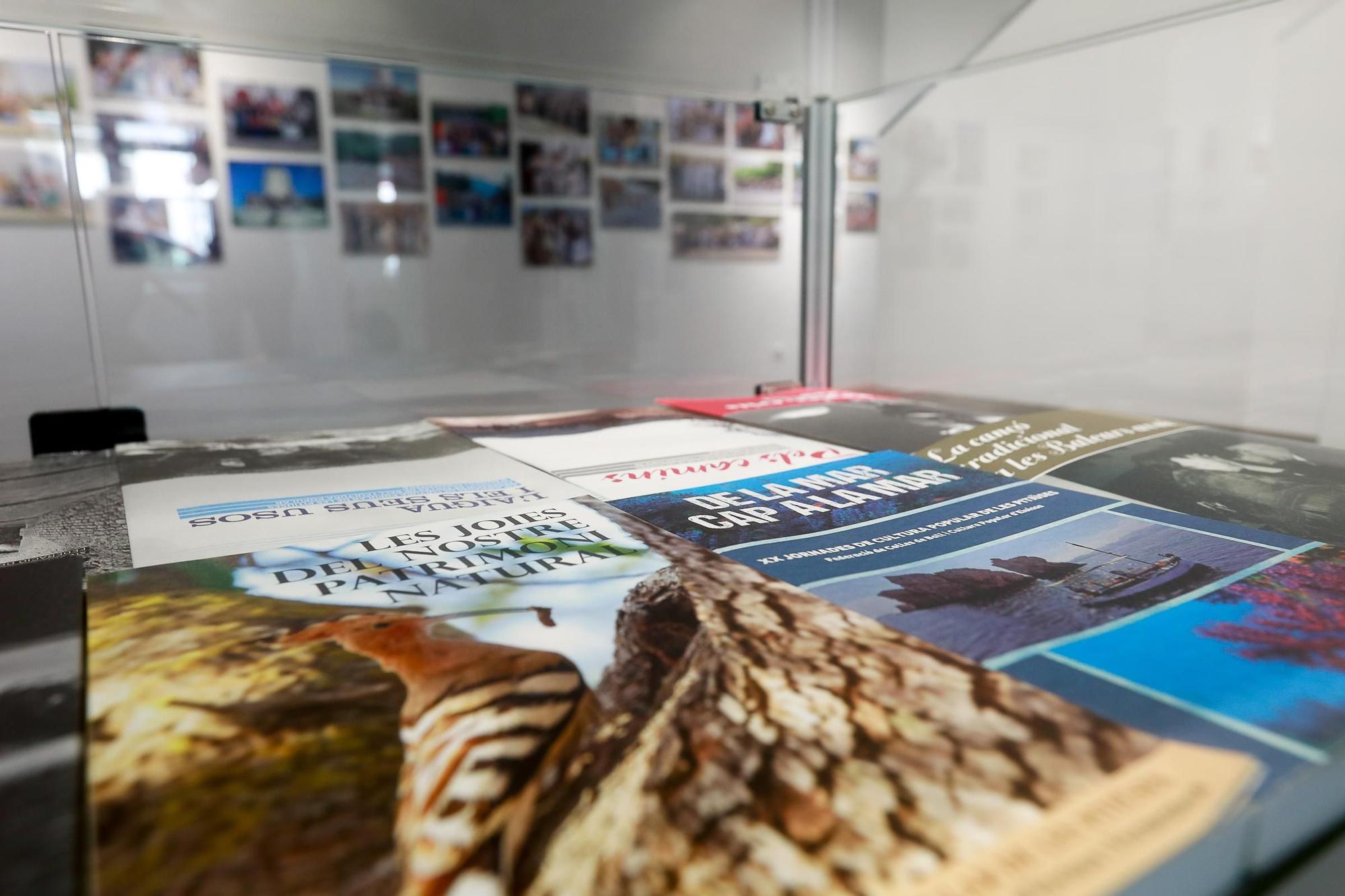 Exposición en sa Nostra Sala  '25 anys de compromís amb la Cultura Popular'