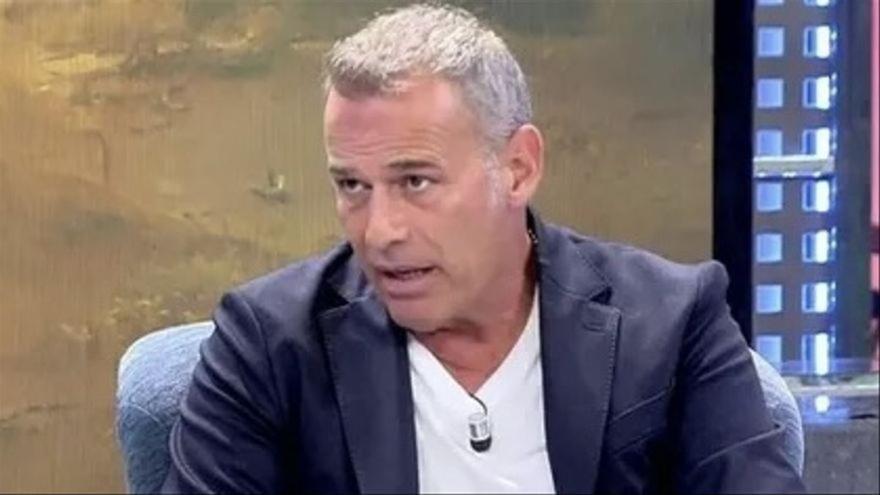 Carlos Lozano sorprende anunciando que vive aislado en medio del monte tras su adiós a la televisión: &quot;Con un bocadillo tiro para el día&quot;