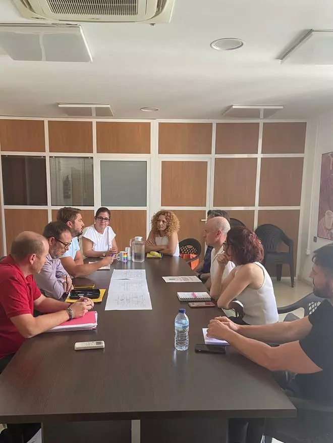 La alcaldesa de Buñol se reĂșne con la empresa redactora del nuevo conservatorio