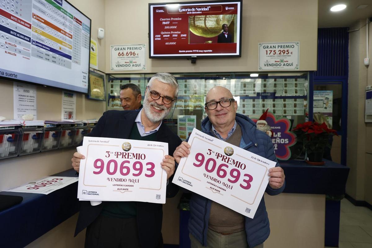 La administración del centro comercial Garden de Playa de San Juan celebra el tercer premio de Lotería de Navidad