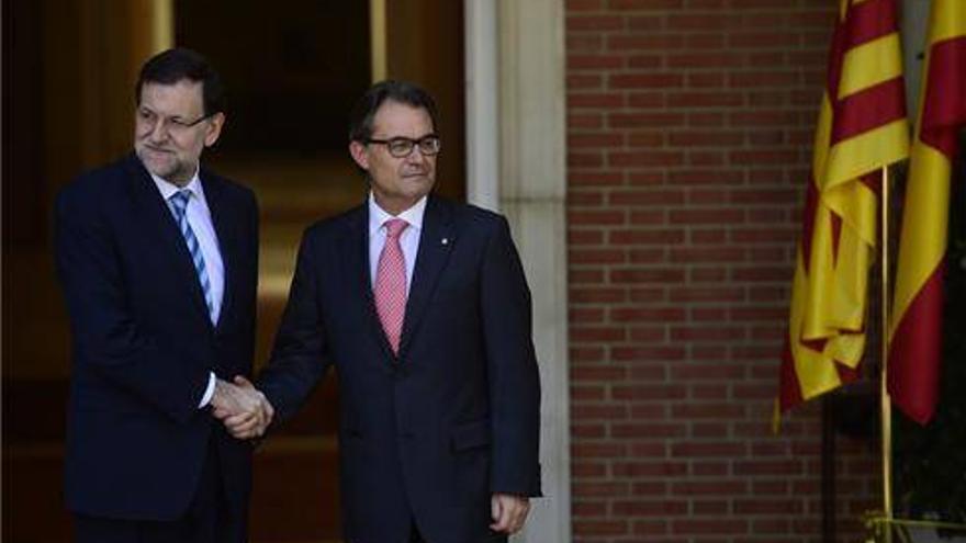 Rajoy y Mas abren una vía de diálogo pese a discrepar sobre la consulta