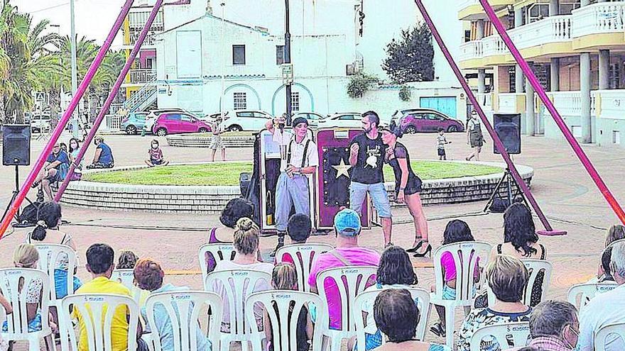 Moncofa al Carrer recupera su mejor nivel con teatro, música y cine