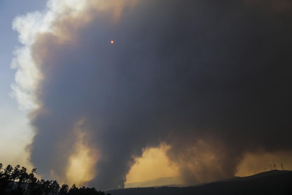 Portugal respira tras controlar el incendio de Oleiros, pero sigue en alerta