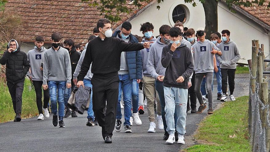 Ourense tiene 21 aspirantes a cura en proceso formativo y 98 alumnos en el Seminario Menor