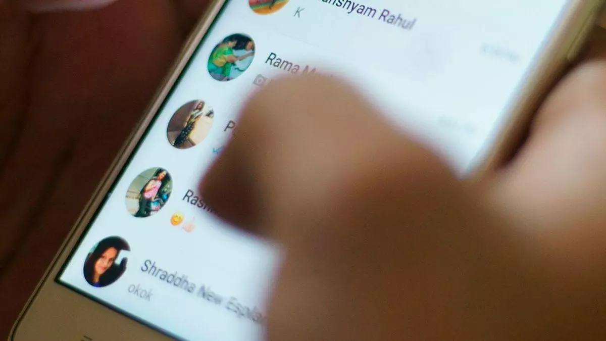 El grupo de WhatsApp de padres amenaza con volver: las 10 situaciones que has vivido si estás en ese chat