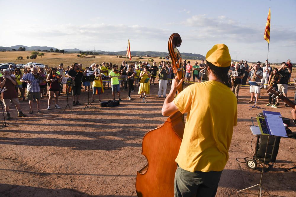 Unes 400 persones retornen al pla de Lledoners per