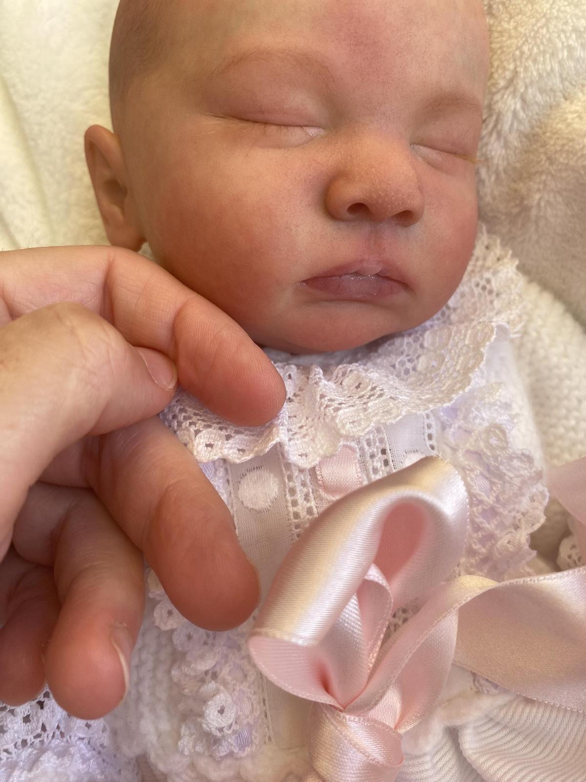 Los bebés reborn realizados en el taller antequerano de Cristina