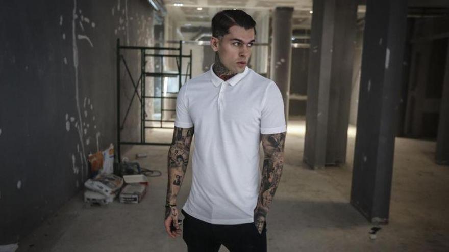 El &#039;top model&#039; Stephen James abrirá en Barcelona el mayor centro de tatuajes del país