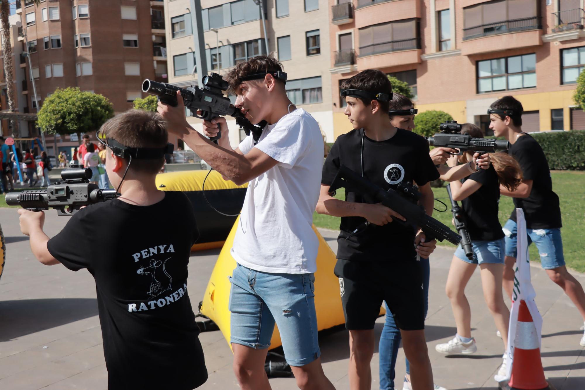 Las mejores fotos del 'laser combat' de las fiestas de Vila-real