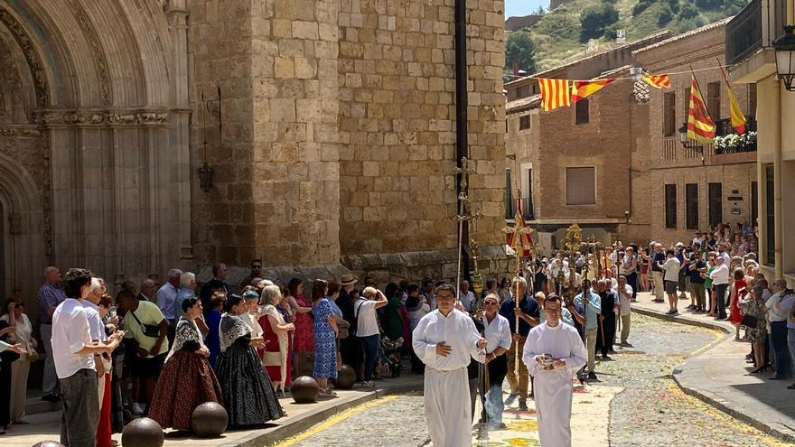 Cerca de 3.000 personas reviven el milagro de los Corporales en Daroca