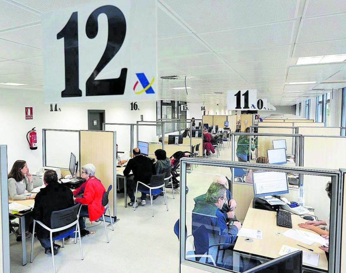 El BOE publica 1.920 plazas para ser funcionario administrativo de la Seguridad Social y solo piden el título de bachillerato.