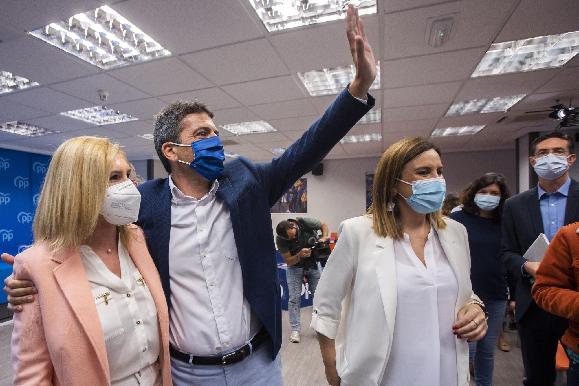 Carlos Mazón se rodea de caras conocidas en la presentación de su candidatura