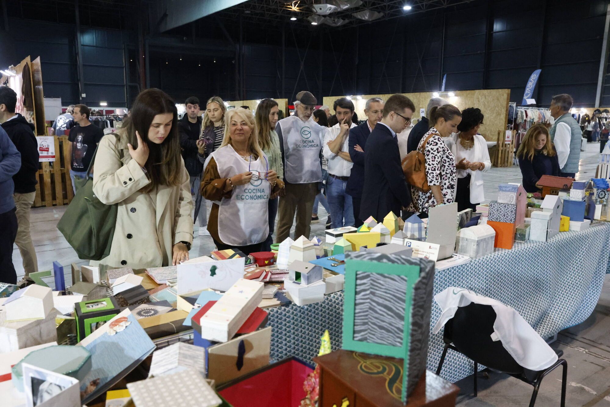EN IMÁGENES: La Feria de Stocks regresa a Gijón con más expositores que nunca: "Es un gran escaparate para los comercios locales"
