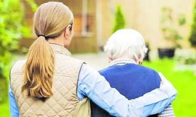 El PP reclama a Sanidad que los mayores hospitalizados puedan estar acompañados