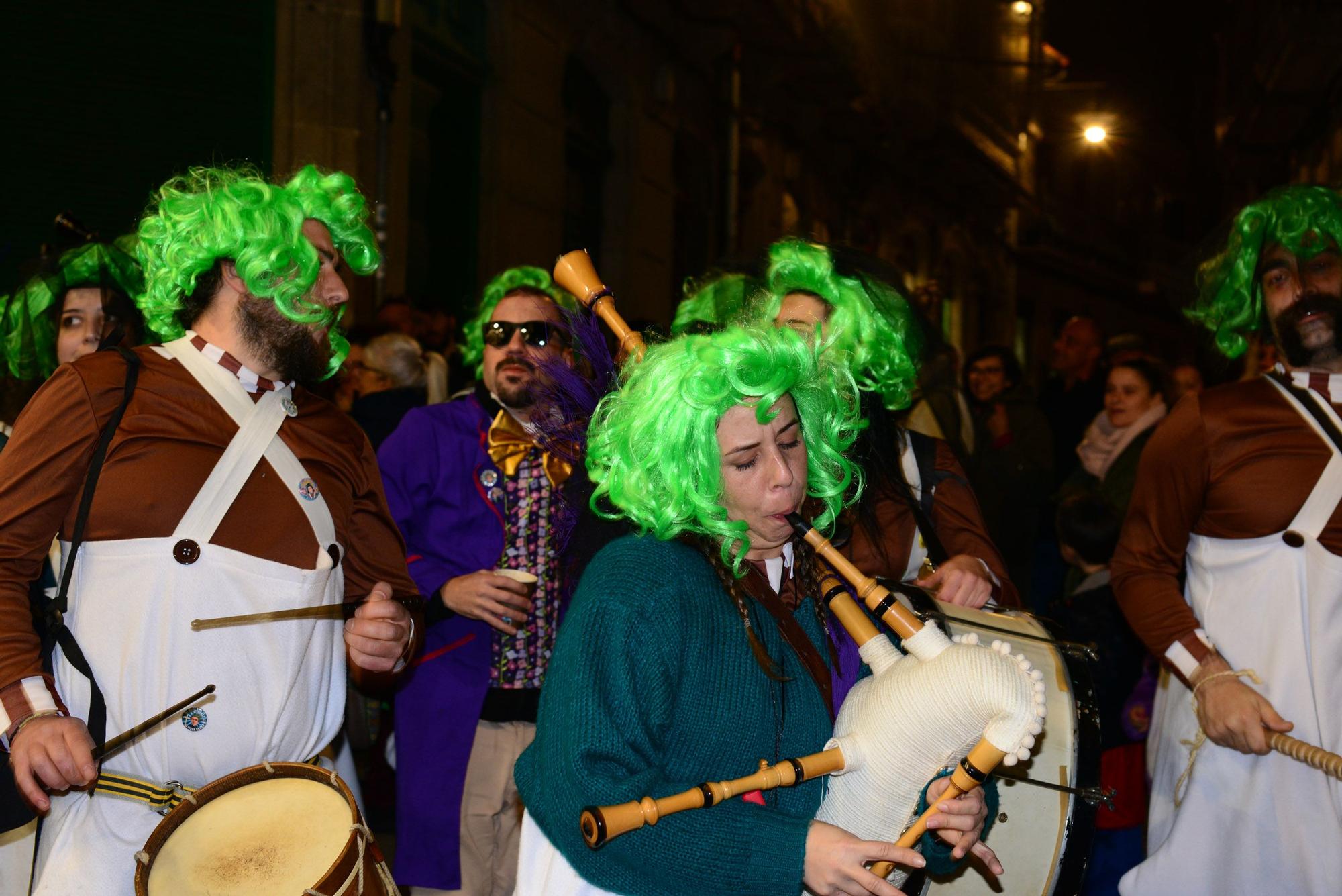 El Enterro do Momo recorre el centro de Cangas