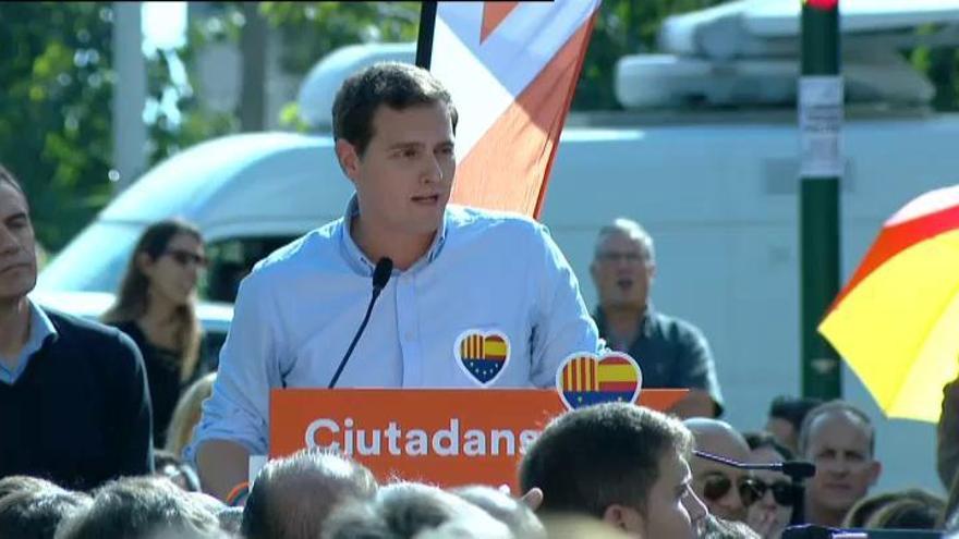 Un grupo de independentistas intenta boicotear un acto de Ciudadanos