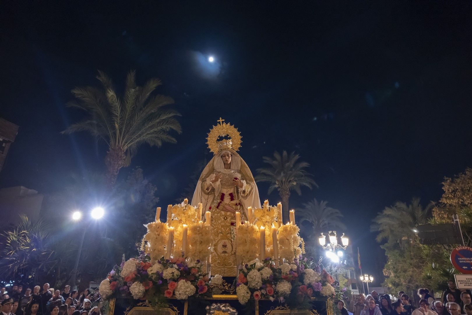 Aquí las imágenes de la Procesión de Lunes Santo en Torrevieja