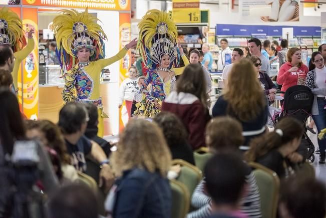 Donacion premio Reina del Carnaval del Centro ...