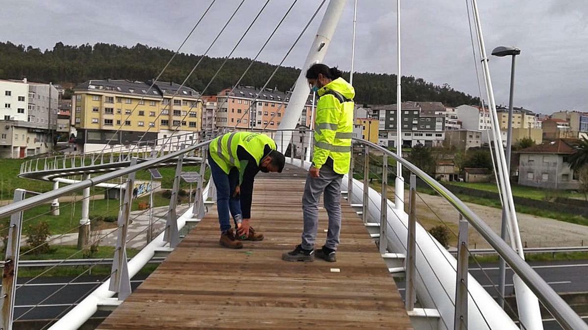 En marcha la obra para reacondicionar la pasarela peatonal | LA OPINIÓN