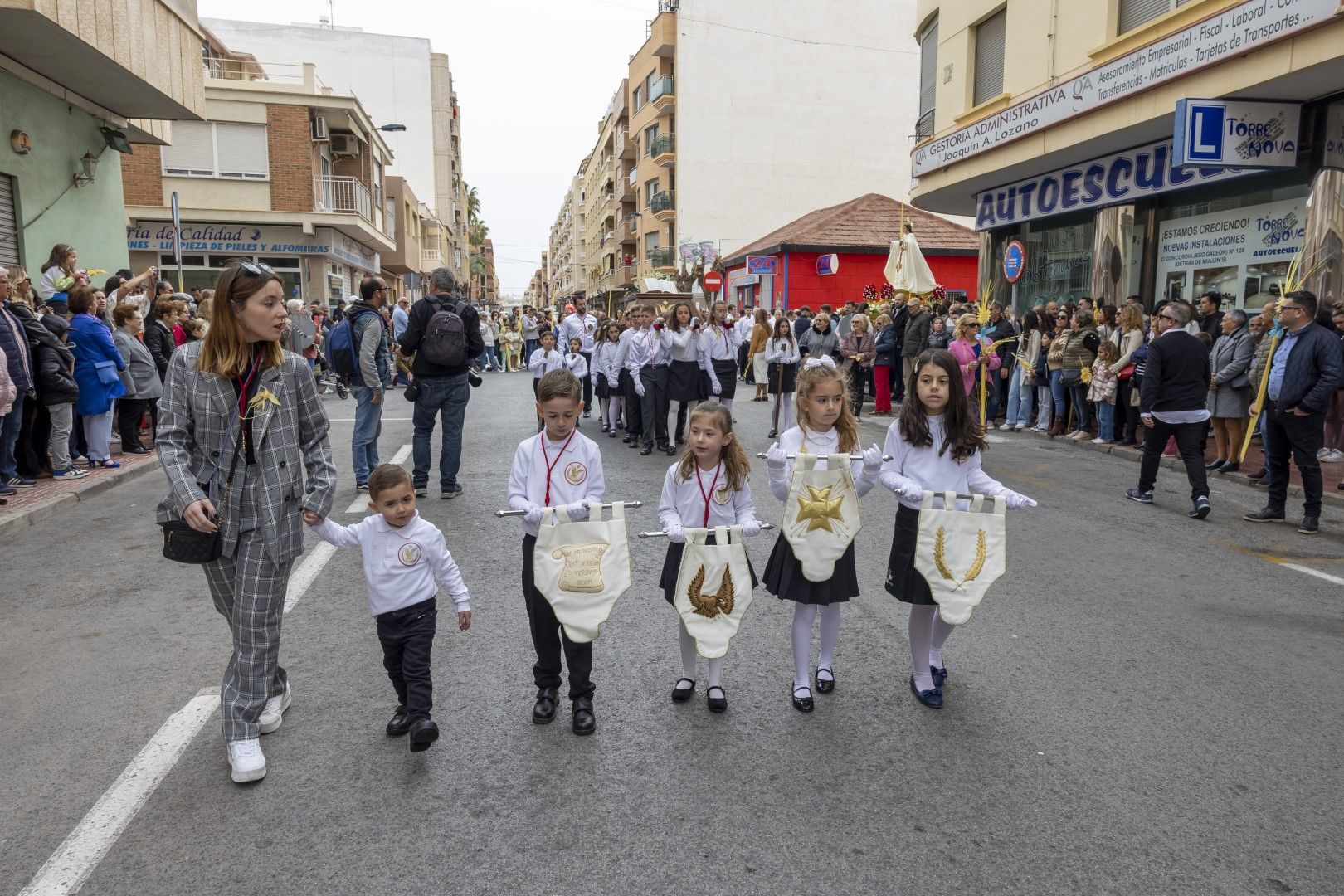 Bendición y procesión de Las Palmas en Torrevieja de Domingo de Ramos en la Semana Santa 2024