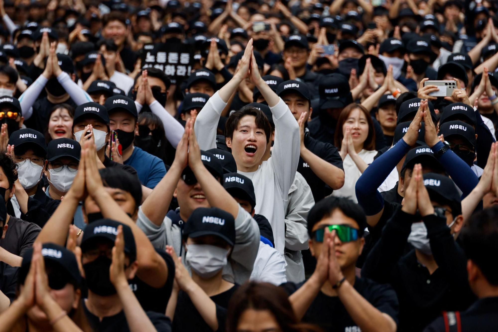 Los trabajadores de Samsung realizarán la primera huelga de su historia |  El Periódico