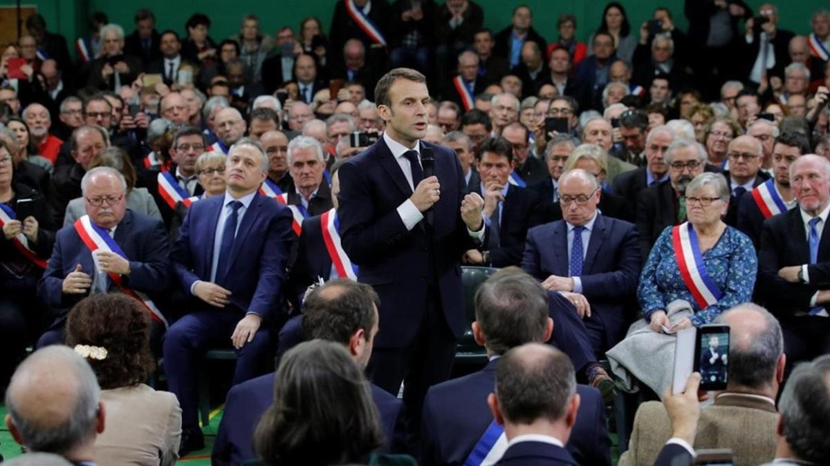 zentauroepp46557007 french president emmanuel macron delivers a speech during a 190115204615