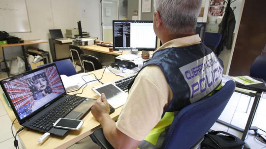 Agente del Grupo de Delitos Tecnológicos de Málaga.