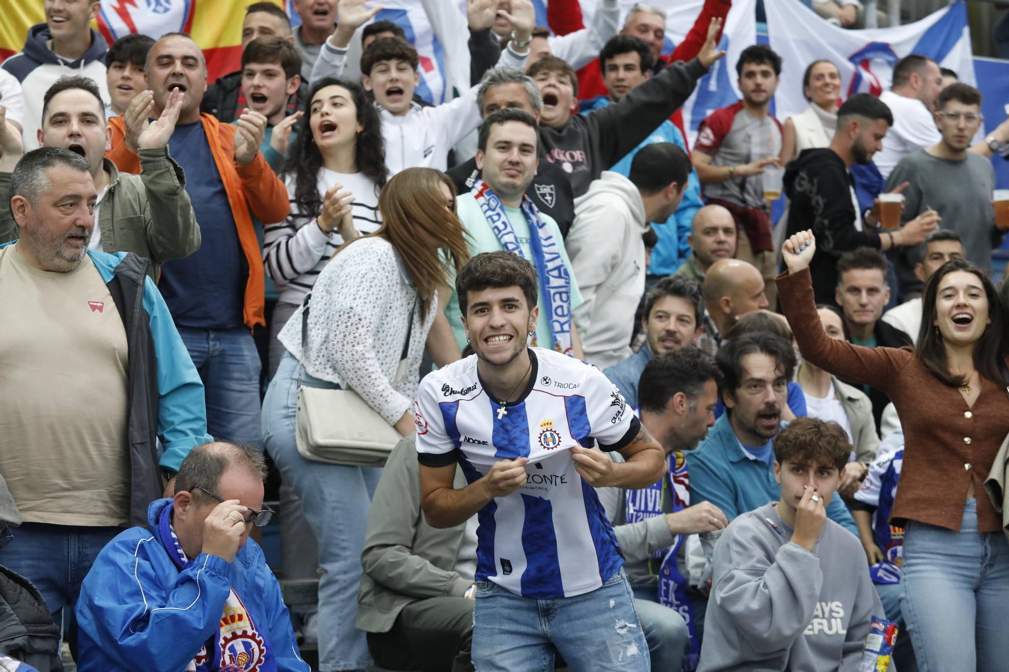 EN IMÁGENES: La final por el ascenso entre Avilés y Rayo Majadahonda vivida en el Suárez Puerta